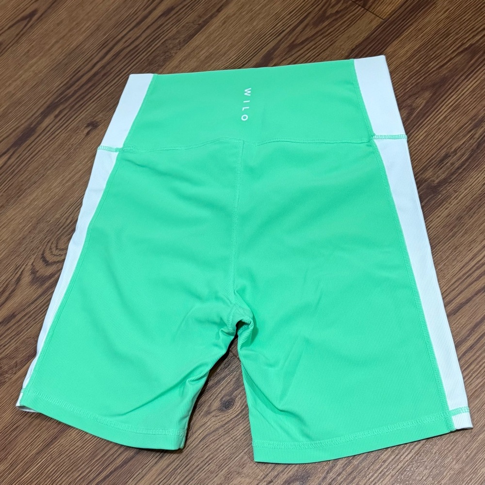 Wilo the label L Green and White Athletic Bike Shorts - Picture 6 of 8
